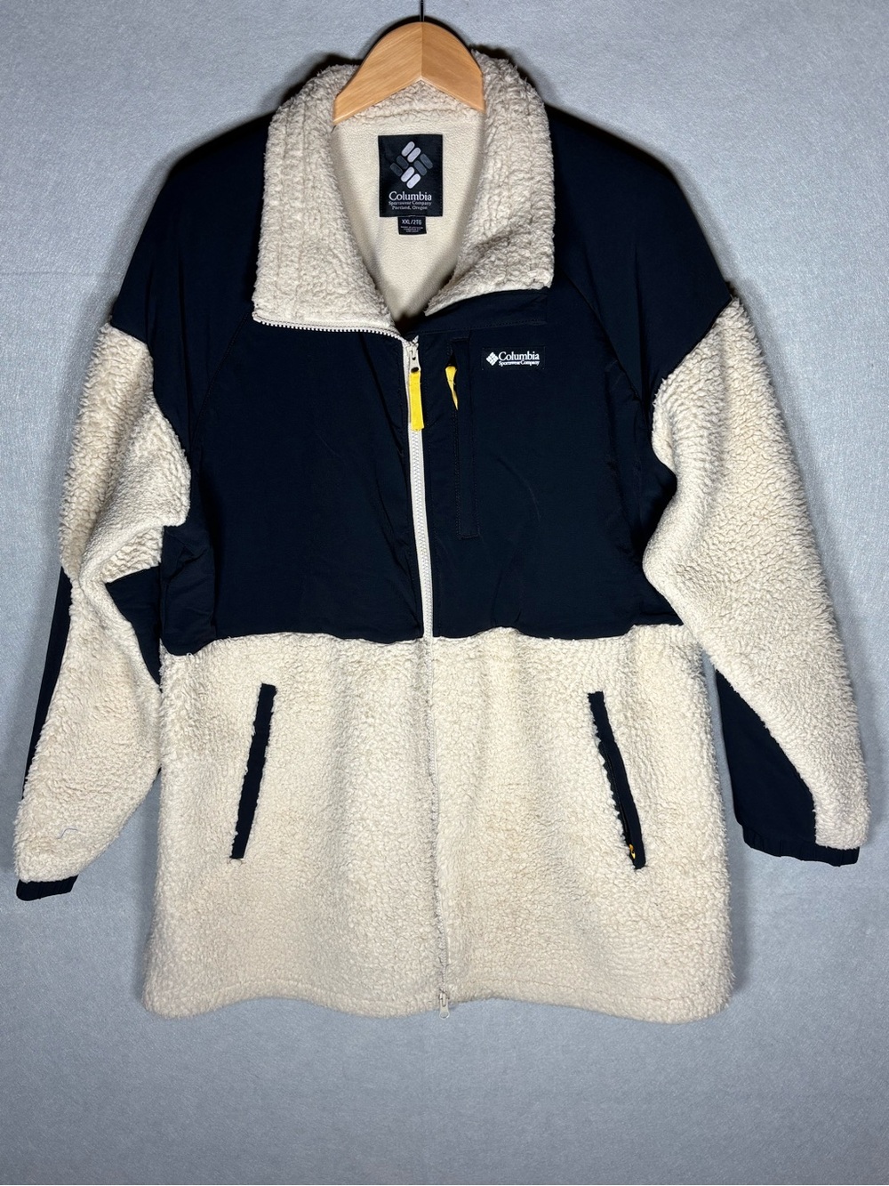 Columbia Cream & Black Sherpa Fleece Jacket - XXL